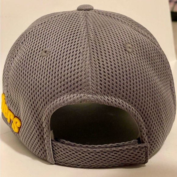 Captivating Headgear Gray Minnesota Golden Gophers Embroidered Hat - Picture 4 of 6